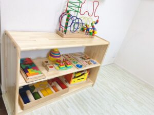 我が家のモンテッソーリ式おもちゃ棚(ブロック社)